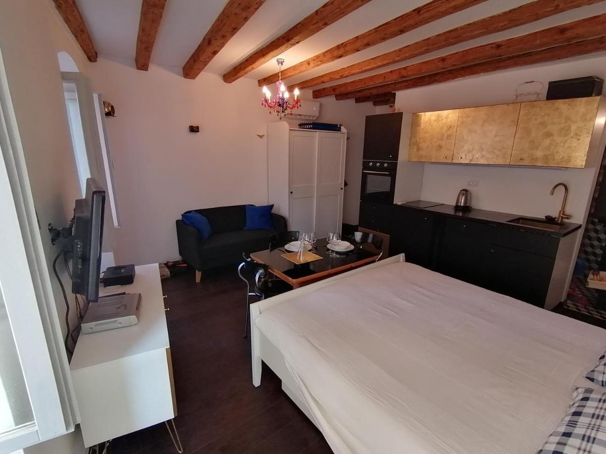 Glamour Apartment Sea View روفينج المظهر الخارجي الصورة
