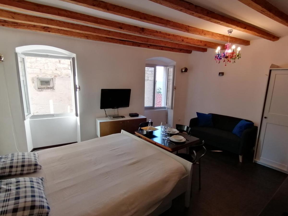 Glamour Apartment Sea View روفينج المظهر الخارجي الصورة