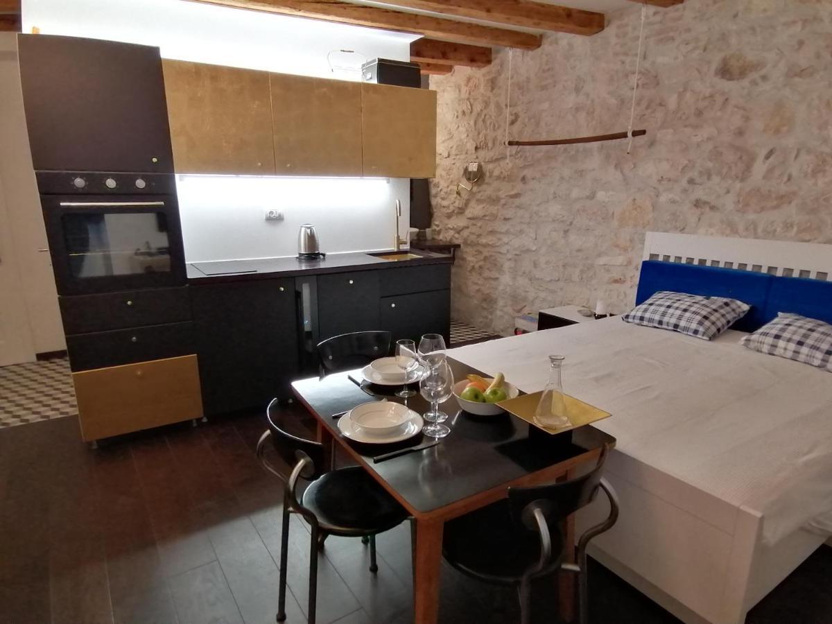 Glamour Apartment Sea View روفينج المظهر الخارجي الصورة